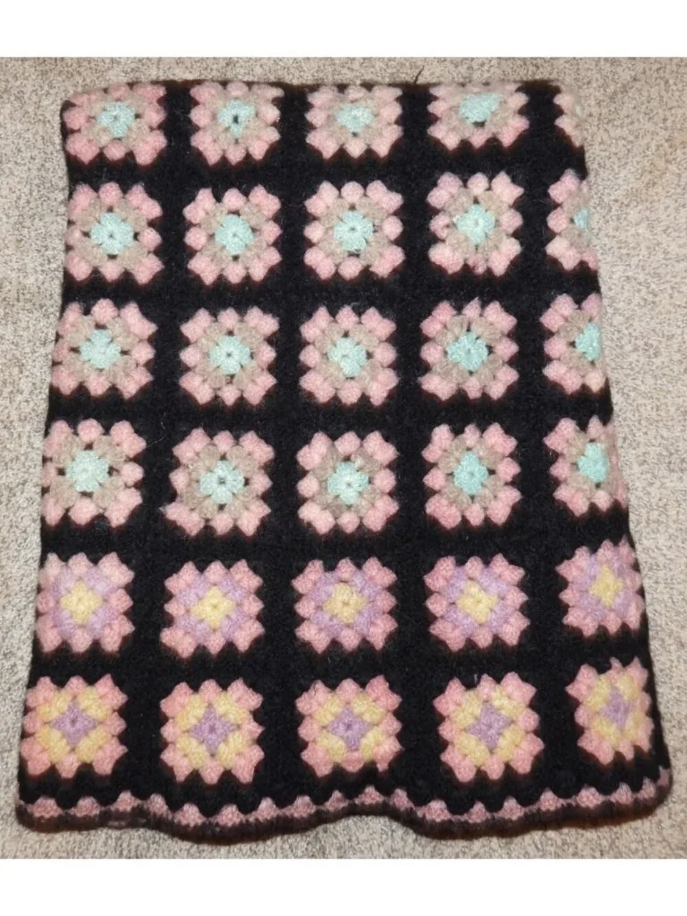 HANDMADE Crochet Tight Knit Wool Granny Squares 40x52 Afghan Throw Blanket